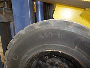 ขายรถฟอร์คลีฟท์เบ็นซิล 1.5 ตัน  KOMATSU FG15T-16 เสา3 เมตรออโต้ ปี1998 รถนอกนำเข้า ติดต่อ มานะ 085-9049669