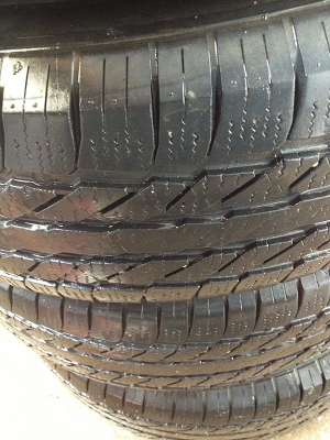 ขายยาง MICHELIN 265/70R16 ยางเก่าเก็บ สภาพดี 082-381-6797