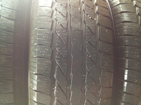 ขายยาง MICHELIN 265/70R16 ยางเก่าเก็บ สภาพดี 082-381-6797