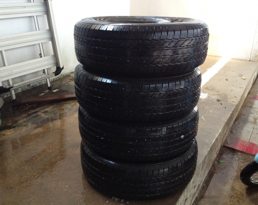 ขายยาง MICHELIN 265/70R16 ยางเก่าเก็บ สภาพดี 082-381-6797