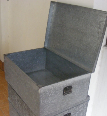 กล่องใส่ของสังกะสีเหลือใช้ค่ะ