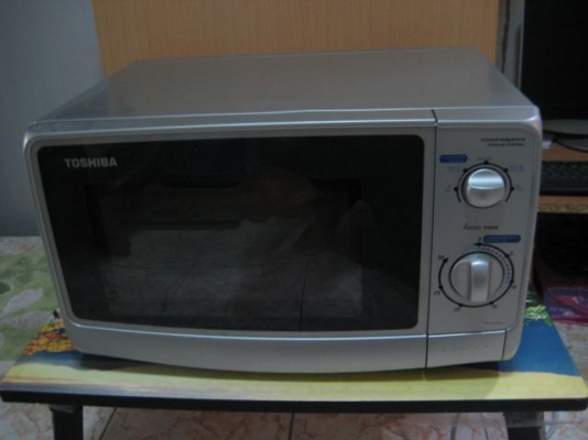 Microwave Toshiba ER-G23SC(W) สีบรอนท์ สภาพใหม่มาก 1600 บาท