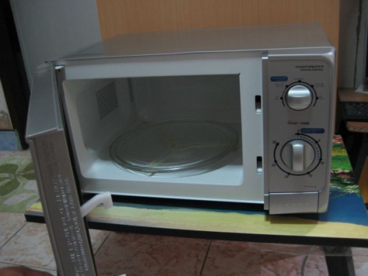 Microwave Toshiba ER-G23SC(W) สีบรอนท์ สภาพใหม่มาก 1600 บาท