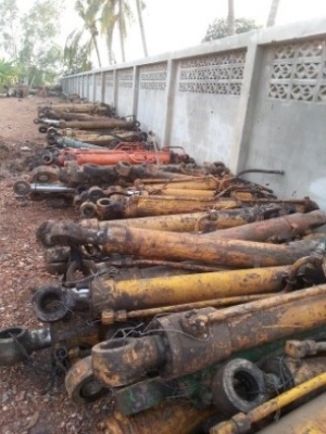 ขายอะไหล่ตัดแบคโฮ  มีหลายรุ่น เช่น sk200 mark3 mark5 pc200-2-3-5,pc120-1-3,ex200-3