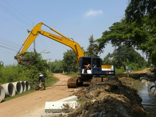 KOMATSU PC 200 รุ่น 5 เครื่อง 6BD1 TURBO คอนโทรลยาว ไฟฟ้าตัด แอร์เย็น ปั้มเดิม เล่มทะเบียนพร้อม