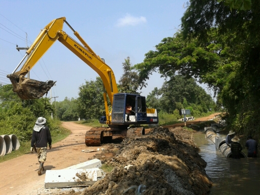 KOMATSU PC 200 รุ่น 5 เครื่อง 6BD1 TURBO คอนโทรลยาว ไฟฟ้าตัด แอร์เย็น ปั้มเดิม เล่มทะเบียนพร้อม