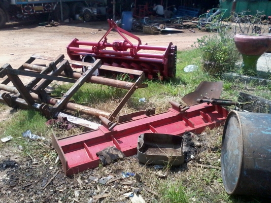 ขายอุปกรณ์รถแทรคเตอร์45แรงมือสอง 3 อย่าง ราคาไม่แพงสภาพเหมือนของใหม่โทร 081-0745778 ลุงโหนกรับสายเด้อ
