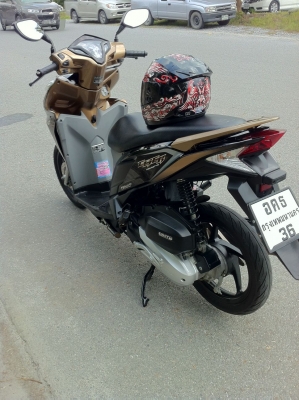 ขาย Honda Click125i โฉมใหม่ตัว Top รถปี 55 ราคา 29,000 สี ดำ-น้ำตาล สวยมากต่อรองได้