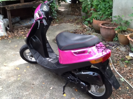ขายรถป๊อบ HONDA DIO สีชมพูสวยสวย สภาพดีพร้อมใช้ อุปกรทั้งคัน ระบบไฟใช้ได้หมด สตาร์ดสองระบบ มือเท้า สีไหม่สีสวยสีดี เครื่องดี แบตไหม่ เบาะไหม่ กระจกมี สภาพรถสวยสมบูรณ์และไหม่ทั้งคันคับ( แถมป้ายทะเบียนญี่ปุ่นฟรี1แผ่นเลขสวยสยเลยคับ ) ตั้มเจ้าเก่า รับรองคุณภา