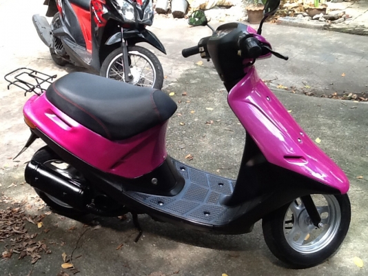 ขายรถป๊อบ HONDA DIO สีชมพูสวยสวย สภาพดีพร้อมใช้ อุปกรทั้งคัน ระบบไฟใช้ได้หมด สตาร์ดสองระบบ มือเท้า สีไหม่สีสวยสีดี เครื่องดี แบตไหม่ เบาะไหม่ กระจกมี สภาพรถสวยสมบูรณ์และไหม่ทั้งคันคับ( แถมป้ายทะเบียนญี่ปุ่นฟรี1แผ่นเลขสวยสยเลยคับ ) ตั้มเจ้าเก่า รับรองคุณภา
