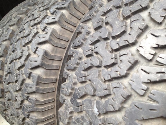 ขายยาง BF GOODRICH ALLTERRAIN 245-70-16 ปี11 ดอกเต็ม สวยๆครับ