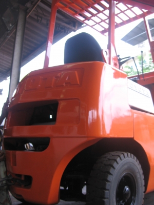 ขายรถตักล้อยาง TOYOTA เครื่องดีเซล ราคาตามสภาพ