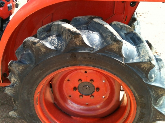 ขายรถ L3608 36แรงม้า 4wd  พร้อมใบมีดและผานพรวน