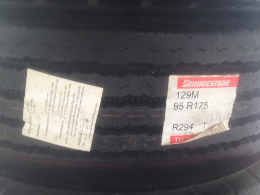 ขายยางเรเดียลรถบรรทุก Bridgestone R294  9.5R17.5