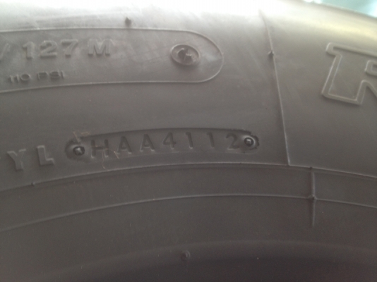 ขายยางเรเดียลรถบรรทุก Bridgestone R294 9.5R17.5 ขายยางเรเดียลรถบรรทุก Bridgestone R294 9.5R17.5