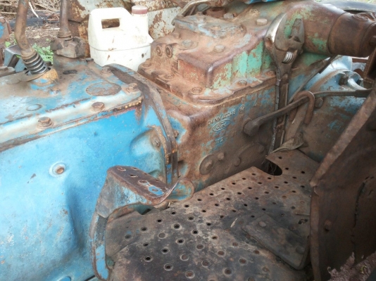 ขาย Ford6600 t3 ตัวเ็ต็ม รถจอด เก่าเก็บเดิมๆ อุปกรณ์ 2ฃิ้น หาง3 หาง 7CMT  PTO ใช้งานปกติ ยางใหญ่ก็มีให้ คานหน้าคอช้าง เอกสารสัญญาซื้อขาย ขายตามสภาพครับ ราคาต่อรองได้เด้อ พี่น้องครับ