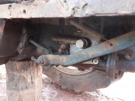 ขาย Ford6600 t3 ตัวเ็ต็ม รถจอด เก่าเก็บเดิมๆ อุปกรณ์ 2ฃิ้น หาง3 หาง 7CMT  PTO ใช้งานปกติ ยางใหญ่ก็มีให้ คานหน้าคอช้าง เอกสารสัญญาซื้อขาย ขายตามสภาพครับ ราคาต่อรองได้เด้อ พี่น้องครับ