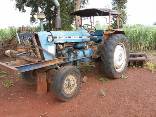 ขาย Ford6600 t3 ตัวเ็ต็ม รถจอด เก่าเก็บเดิมๆ อุปกรณ์ 2ฃิ้น หาง3 หาง 7CMT  PTO ใช้งานปกติ ยางใหญ่ก็มีให้ คานหน้าคอช้าง เอกสารสัญญาซื้อขาย ขายตามสภาพครับ ราคาต่อรองได้เด้อ พี่น้องครับ