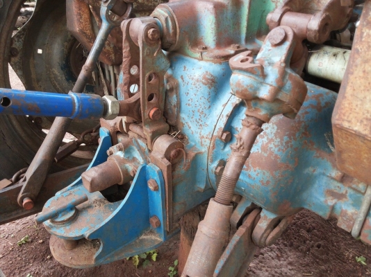 ขาย Ford6600 t3 ตัวเ็ต็ม รถจอด เก่าเก็บเดิมๆ อุปกรณ์ 2ฃิ้น หาง3 หาง 7CMT  PTO ใช้งานปกติ ยางใหญ่ก็มีให้ คานหน้าคอช้าง เอกสารสัญญาซื้อขาย ขายตามสภาพครับ ราคาต่อรองได้เด้อ พี่น้องครับ