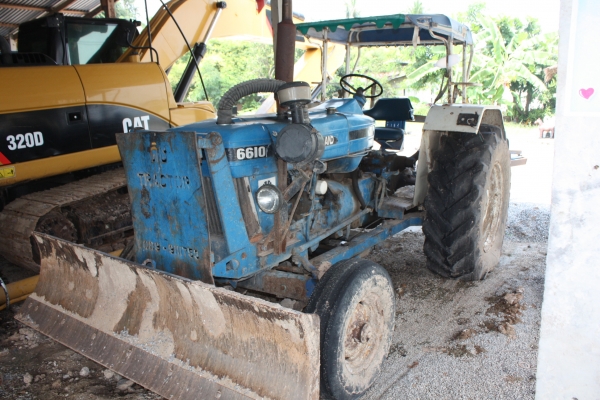 ขายรถไถฟอร์ด 6610 เอกสารเล่มทะเบียน เพลาเดียวนะจ๊ะ