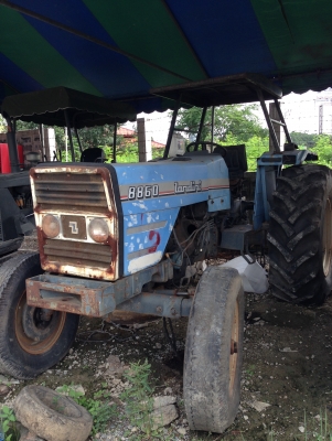 ขายรถฟาร์มแทรคเตอร์ LANDINI ราคาตามสภาพ (รถประมูลจากกองทัพ)