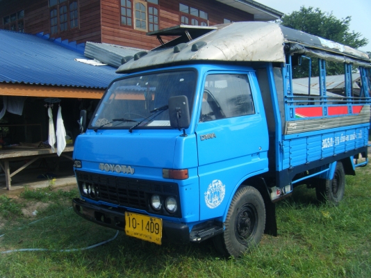 ขาย  TOYOTA  DYNA  4 ล้อกลาง พร้อมใช้งาน ยางใหม่ คัตซีสวย เครื่องดี เอกสารพร้อม