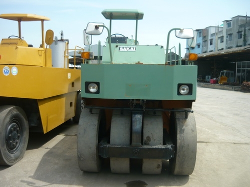 รถบด 9 ล้อยาง Sakai TS200 รถเก่านอก ตรวจเช็คระบบโดยช่างผู้ชำนาญการพร้อมรับประกันให้