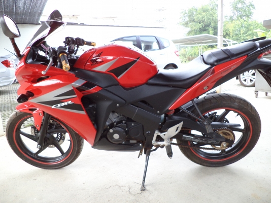อยากขาย!! ขายดาวน์  HONDA CBR150R ปี2013เดิมๆ วิ่งน้อย ร้อนเงิน
