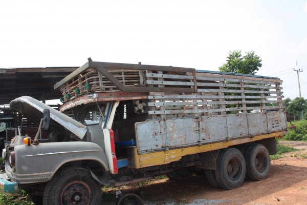 ขายสิบล้อหน้ายาว เครื่อง EH700 รถคันนี้ยกเกียรืให้ใหม่ด้วยครับ ขายสิบล้อหน้ายาว เครื่อง EH700 รถคันนี้ยกเกียรืให้ใหม่ด้วยครับ