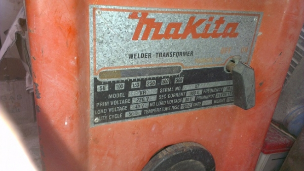 ขายตู้เชื่อม MAKITA 350 Amp. 4000   บาท