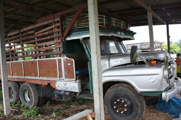 ขายสิบล้อหน้ายาว เครื่อง EH700 รถคันสวยครับ เบรคจิ๊ฟพรี ยางดีครับใช้งานยาวๆ