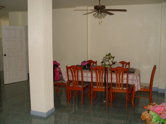 ขายบ้านหลังงามพร้อมที่ดิน