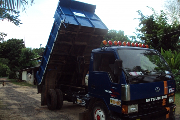 ขายด่วน รถดั้ม mitsubichi canter 115  420000 บาท