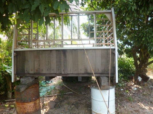 ขายกระบะ 6 ล้อ HINO MEGA พร้อมคอกแป๊บน้ำอย่างหนา ครับ