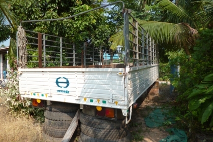 ขายกระบะ 6 ล้อ HINO MEGA พร้อมคอกแป๊บน้ำอย่างหนา ครับ