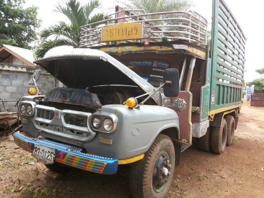 ***ขายแล้วครับขอบคุณ Truck2hand ขาย10ล้อหัวยาวเพลาเดียวดั๊มเกษตร ISUZU TX วางเครื่องEH700 168HP(ลงเล่ม) เครื่องดี แรงดี ติดง่าย ช่วงล่างใหญ่ คานหน้าROCKY เพลาเดียว200 คัสซีพอใช้ ซับในบวม ช่วงท้ายต้องเก็บ บวมเยอะครับ เฟรมกลางมีขาด (ตามรูป)กระบะดั๊มเหล็กคอก