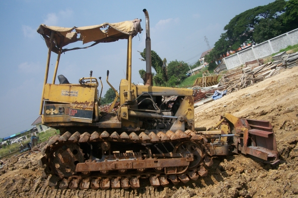 ขายรถแทคเตอร์ KOMUTSU รุ่น  5