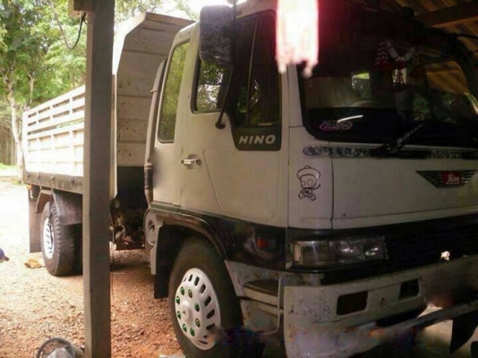 รถฮีโน่ 6 ล้อดั้ม FF 195 แรงม้า ปี 38 สนใจติดต่อ 081 - 6079515