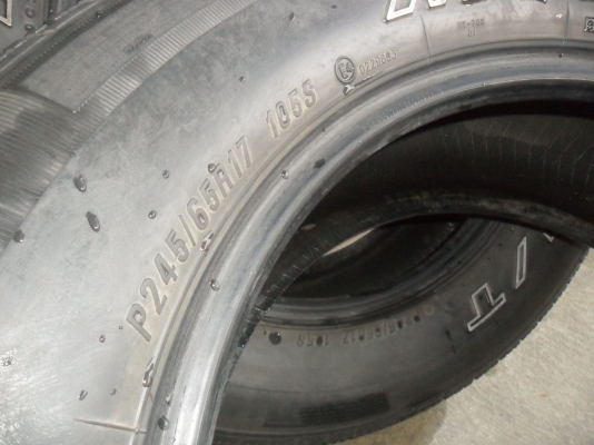 ยาง MAXXIS 245/65R17 ปี09 สวยๆ 4 เส้น ราคา 2300 บาท ยาง MAXXIS 245/65R17 ปี09 สวยๆ 4 เส้น ราคา 2300 บาท