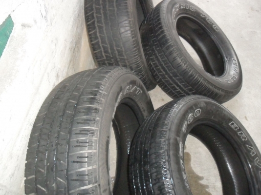 ยาง MAXXIS 245/65R17 ปี09 สวยๆ 4 เส้น ราคา 2300 บาท ยาง MAXXIS 245/65R17 ปี09 สวยๆ 4 เส้น ราคา 2300 บาท