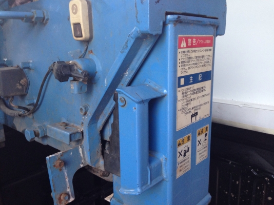 6ล้อเครน เดก้าติดเครน3ตัน ทานาโด้ สวยพร้อมใช้ครับ จัดได้800000ครับ