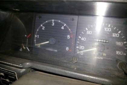 TOYOTA HILUX HERO 2.4D สภาพดีพร้อมใช้งาน วางเครื่องยนต์เบนซิล 4AG พร้อมทั้งติดตั้งแก๊ส LPG ลงเล่มครบถูกต้อง ภายในเก๋งสวยคลาสสิคเดิมๆ กระบะไม่มีผุกร่อนพร้อมบรรทุก ช่วงล่างคัชซีสวยไม่มีผุ ยางสภาพดี 70\% พร้อมใช้งาน เอกสารทะเบียนครบพร้อมโอน ราคาต่อรองได้ครับ