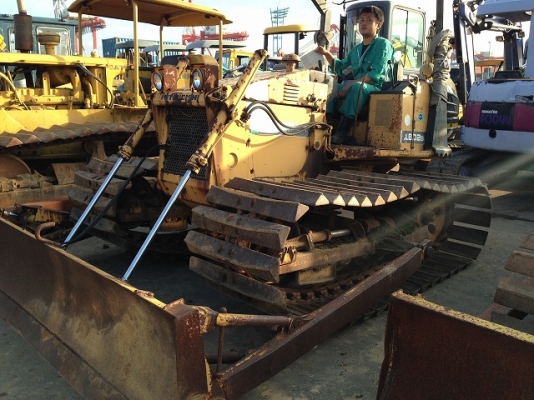 ขายด่วน รถแทรคเตอร์ตีนตะขาบ MITSU BISHI  BD2G  นำเข้าจากญี่ปุ่นโดยตรงยังไม่เคยใช้งานในไทย ใช้งานมา 14xx  ชม. สภาพสวย  ถึงไทยเร็ว ๆๆนี้