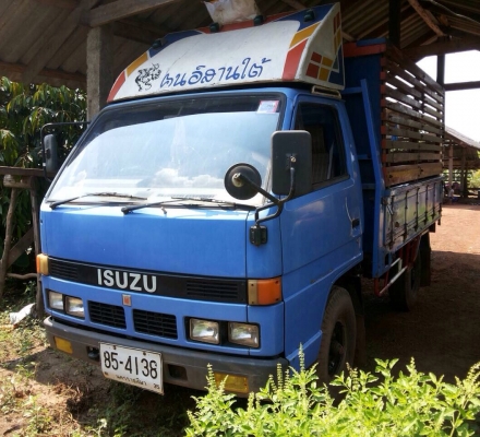 ISUZU NKR 88 HP รถบรรทุก 4 ล้อกลาง กระบะเหล็กคอกไม้ความยาว 3.60 เมตรสภาพสวย เครื่องแห้งแรงดีเดิมๆ หัวเก๋งสวยดีไม่มีผุภายในเก๋งคอนโซลครบ ช่วงล่างคัชซีสวยเดิมๆไม่มีดาม ยาง 7.50 ขอบ 16 สภาพดีพร้อมบรรทุกพร้อมใช้งาน เอกสารทะเบียนครบพร้อม ราคาต่อรองได้ครับ ISUZU NKR 88 HP รถบรรทุก 4 ล้อกลาง กระบะเหล็กคอกไม้ความยาว 3.60 เมตรสภาพสวย เครื่องแห้งแรงดีเดิมๆ หัวเก๋งสวยดีไม่มีผุภายในเก๋งคอนโซลครบ ช่วงล่างคัชซีสวยเดิมๆไม่มีดาม ยาง 7.50 ขอบ 16 สภาพดีพร้อมบรรทุกพร้อมใช้งาน เอกสารทะเบียนครบพร้อม ราคาต่อรองได้ครับ