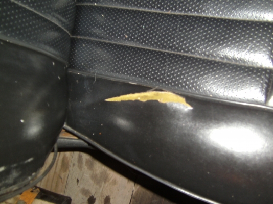 ขายเบาะ e12  ครบชุด มีรอยขาดตามรูป