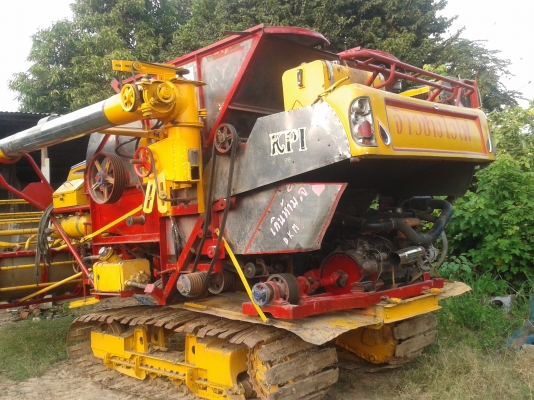 รถเกี่ยวข่าวไอ้หนุ่มใวไฟ 6D17 เทอร์โบ