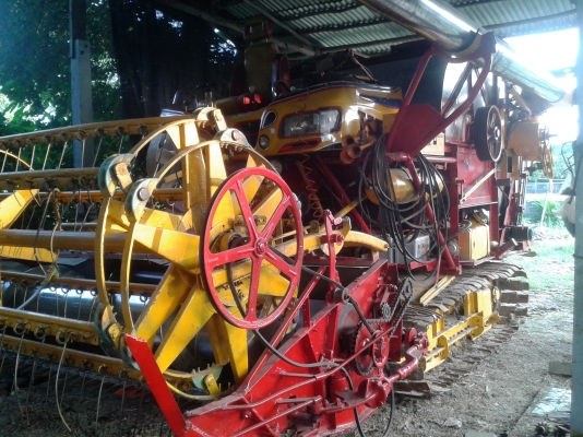 รถเกี่ยวข่าวไอ้หนุ่มใวไฟ 6D17 เทอร์โบ