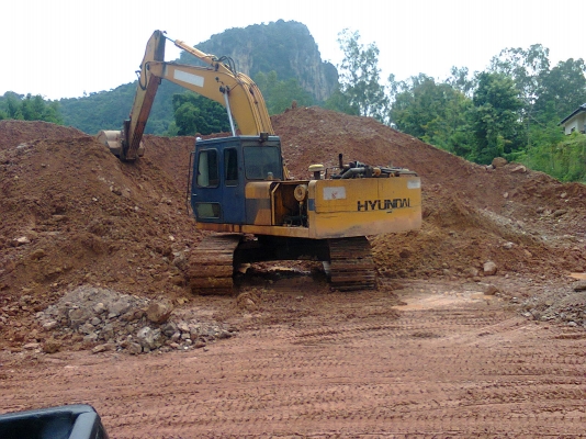 ขายแมกโคฮุได200 เครื่องดีปั้มดี แอร์เย็น พร้อมทำงาน