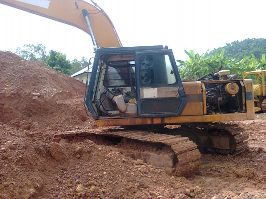 ขายแมกโคฮุได200 เครื่องดีปั้มดี แอร์เย็น พร้อมทำงาน