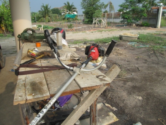 เครื่องตัดหญ้าสะพายบ่า เครื่องตัดหญ้าสะพายบ่า